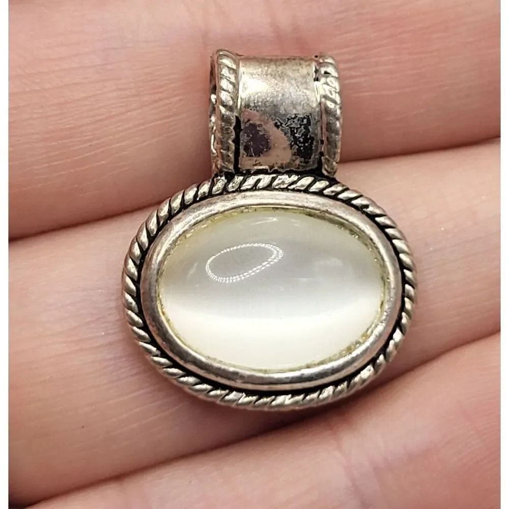 Vintage 90s Minimalist Tiger's Eye Oval Pendant 1in